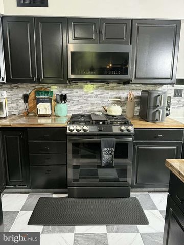 56 BREARLY DR, Sicklerville, NJ 08081