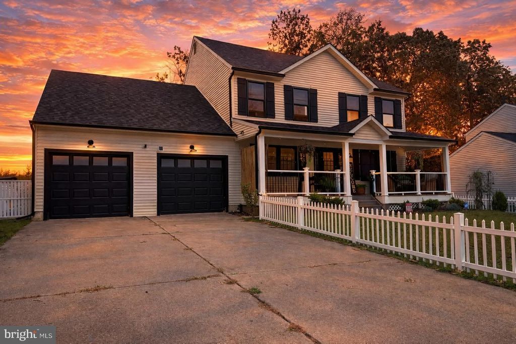 56 BREARLY DR, Sicklerville, NJ 08081
