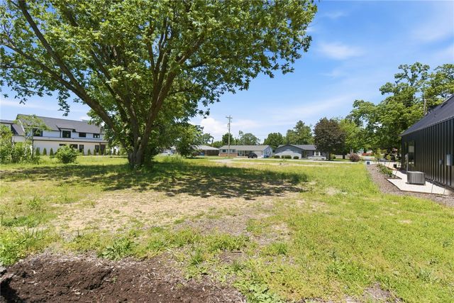 827 NW 8th Street, Bentonville, AR 72712