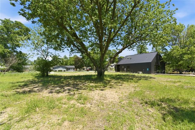 827 NW 8th Street, Bentonville, AR 72712