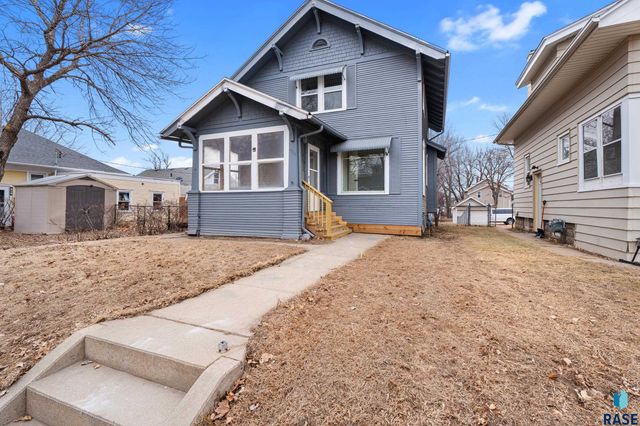 706 S Menlo Ave Avenue, Sioux Falls, SD 57104