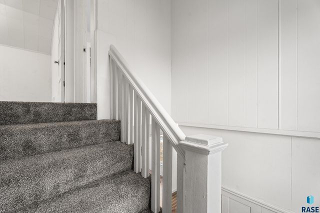 706 S Menlo Ave Avenue, Sioux Falls, SD 57104