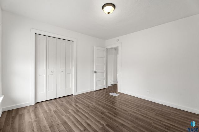 706 S Menlo Ave Avenue, Sioux Falls, SD 57104