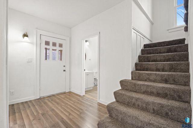 706 S Menlo Ave Avenue, Sioux Falls, SD 57104