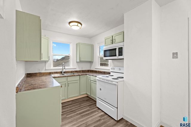 706 S Menlo Ave Avenue, Sioux Falls, SD 57104