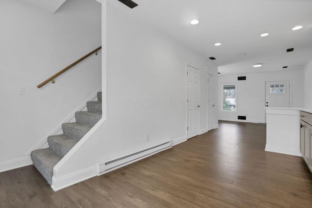 39 W Ramlow Alley, Columbus, OH 43202