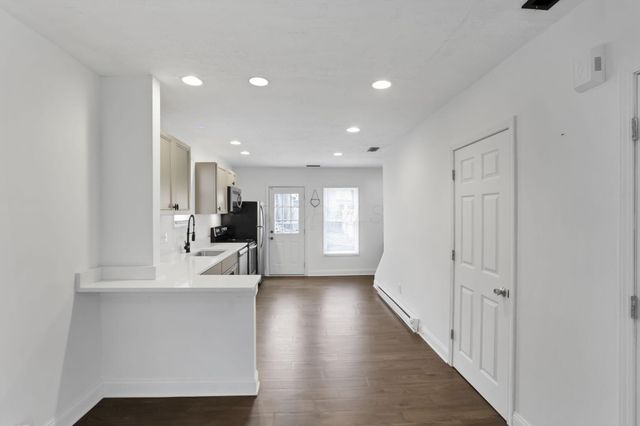 39 W Ramlow Alley, Columbus, OH 43202