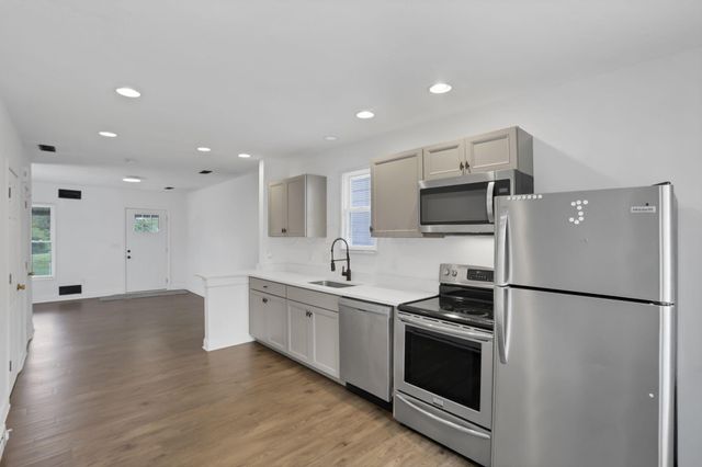 39 W Ramlow Alley, Columbus, OH 43202
