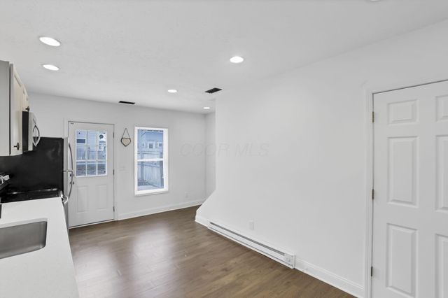 39 W Ramlow Alley, Columbus, OH 43202