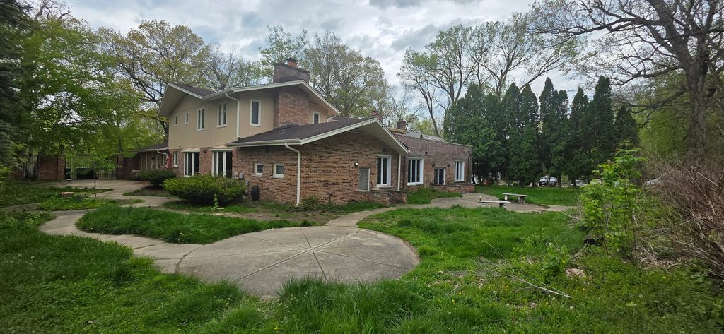 188 N BLOOMINGDALE Road, Bloomingdale, IL 60108
