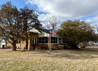 203 S First Street, Fisher, IL 61843