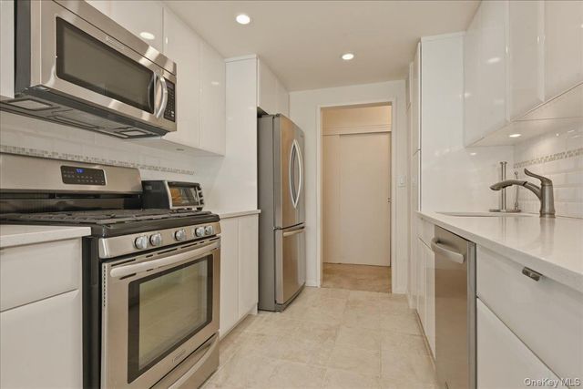 430 Shore Road 4G, Long Beach, NY 11561