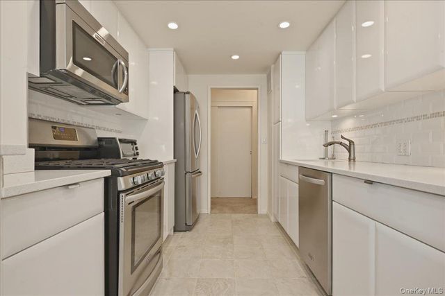 430 Shore Road 4G, Long Beach, NY 11561