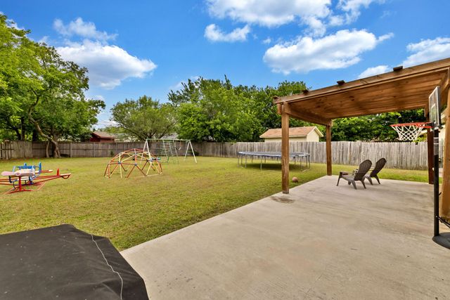 732 Hillside Drive, Burleson, TX 76028