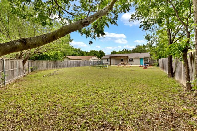 732 Hillside Drive, Burleson, TX 76028