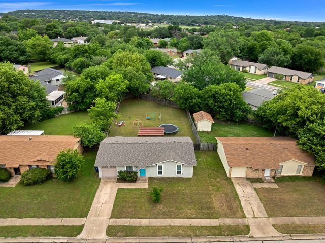 732 Hillside Drive, Burleson, TX 76028