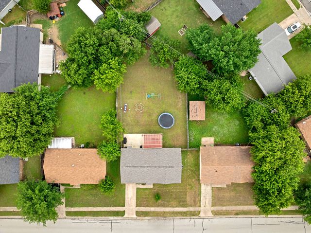732 Hillside Drive, Burleson, TX 76028