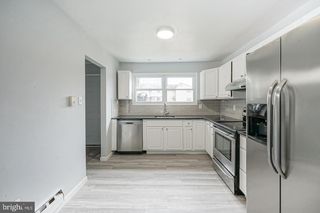 15 KINGS RD, Sicklerville, NJ 08081
