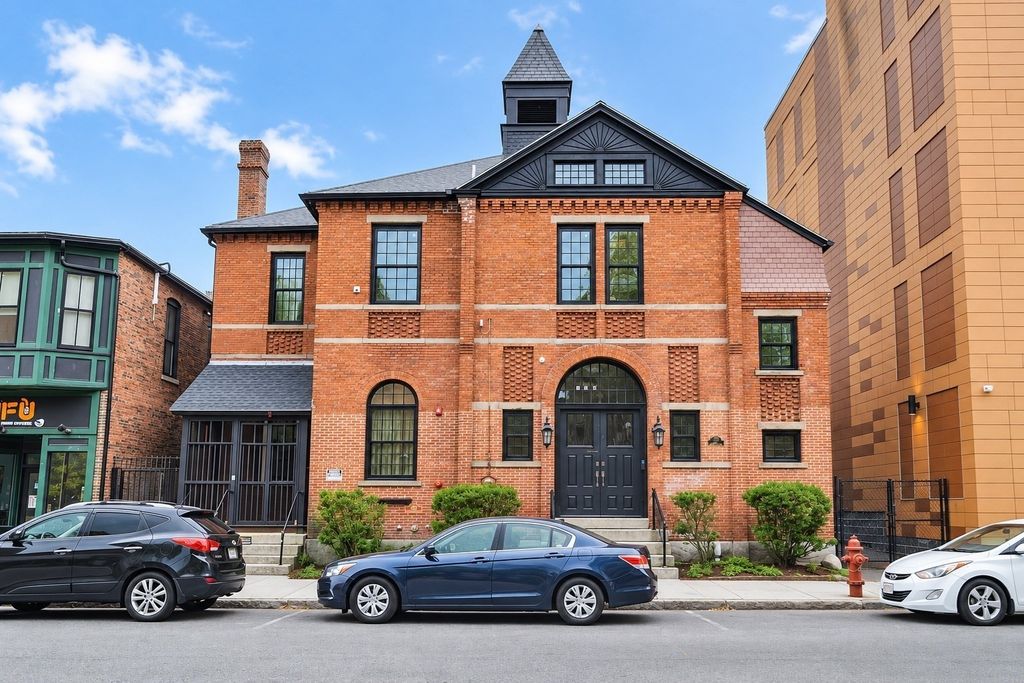 150 Middlesex St 2, Lowell, MA 01852