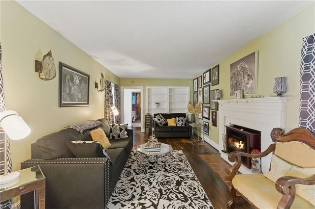 2360 Dellabrook Road, Winston-salem, NC 27105