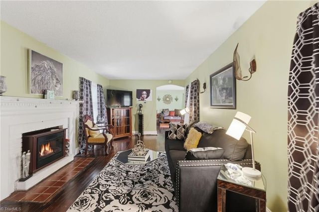 2360 Dellabrook Road, Winston-salem, NC 27105