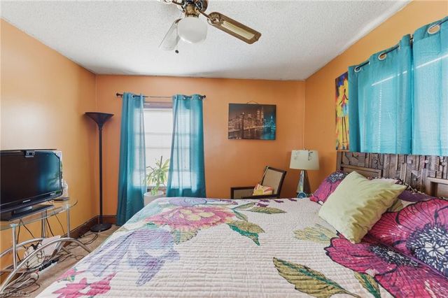2360 Dellabrook Road, Winston-salem, NC 27105