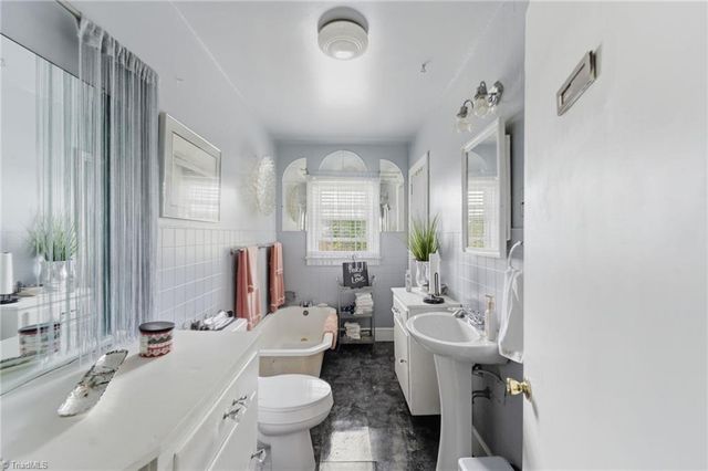 2360 Dellabrook Road, Winston-salem, NC 27105