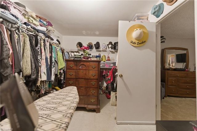 2360 Dellabrook Road, Winston-salem, NC 27105