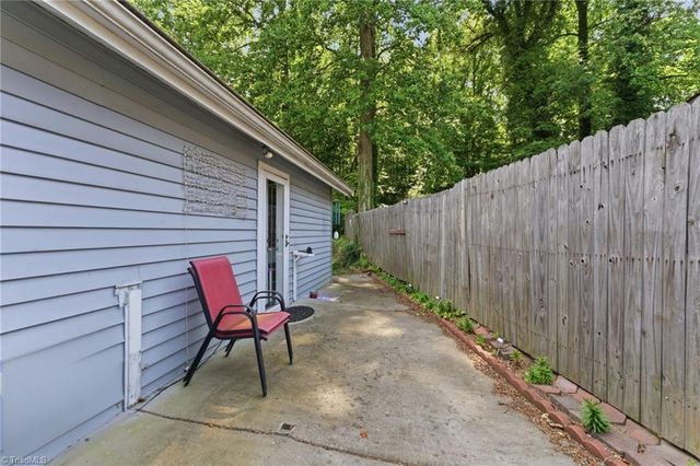 2360 Dellabrook Road, Winston-salem, NC 27105