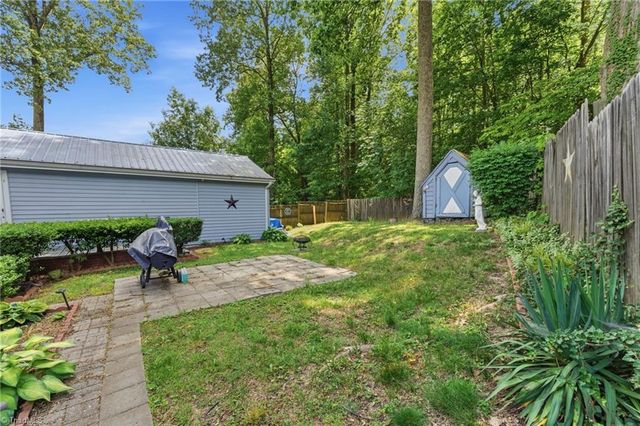 2360 Dellabrook Road, Winston-salem, NC 27105