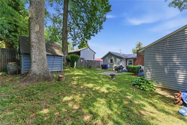 2360 Dellabrook Road, Winston-salem, NC 27105