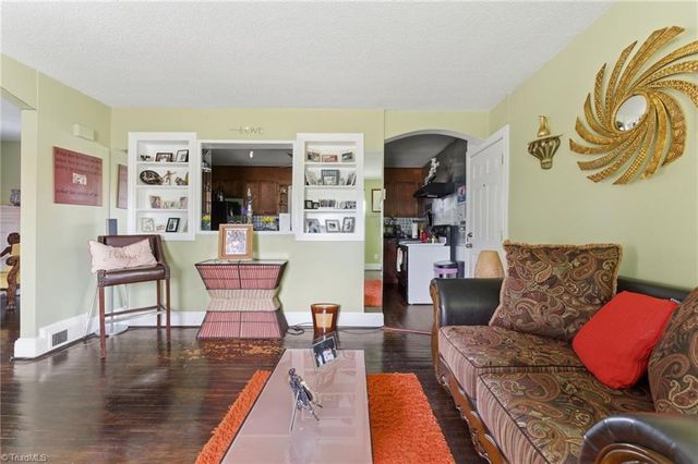 2360 Dellabrook Road, Winston-salem, NC 27105