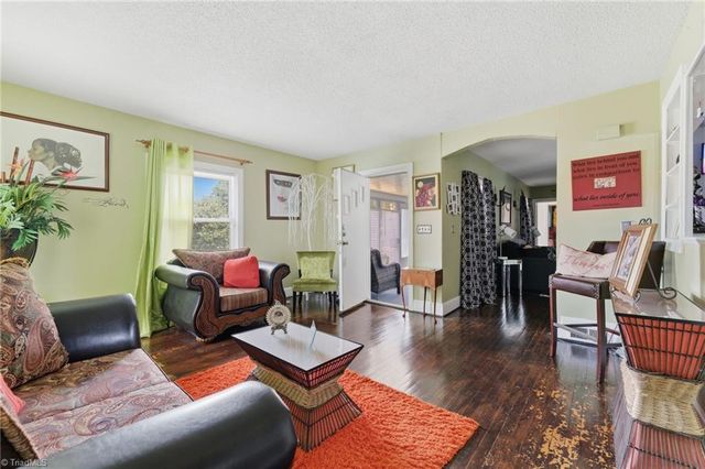 2360 Dellabrook Road, Winston-salem, NC 27105