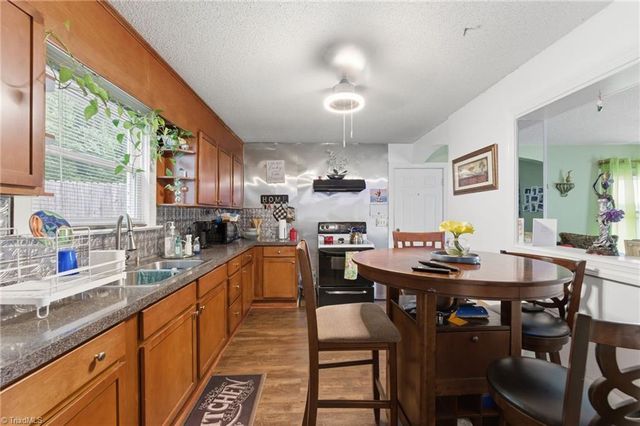 2360 Dellabrook Road, Winston-salem, NC 27105