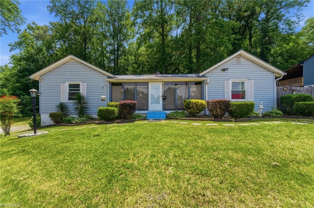 2360 Dellabrook Road, Winston-salem, NC 27105