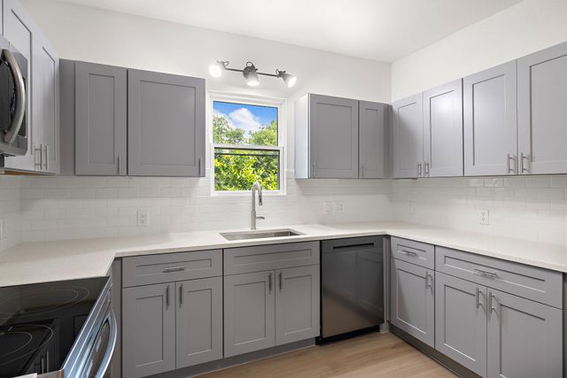1301 Sloan ST, Taylor, TX 76574