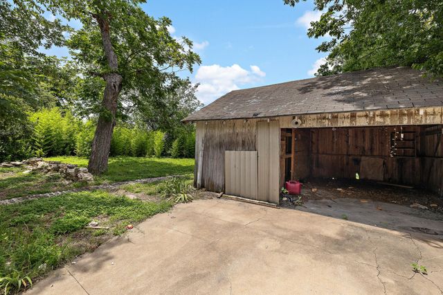 1301 Sloan ST, Taylor, TX 76574