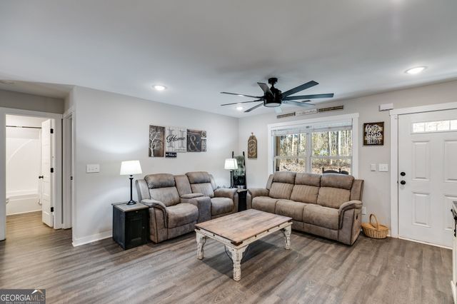 132 Pinnacle Way, Carrollton, GA 30117