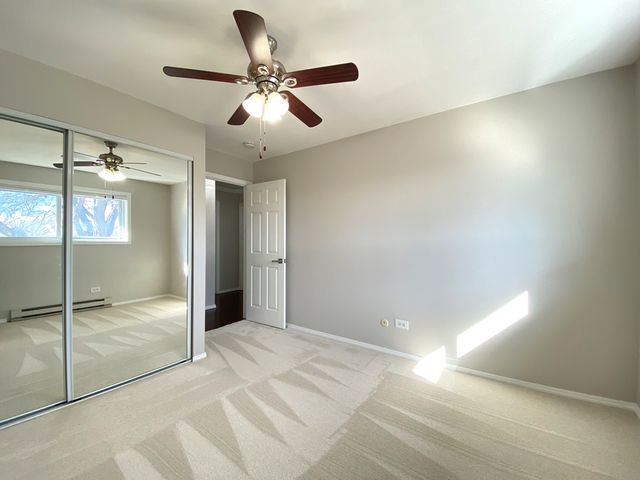 860 E Old Willow Road 221, Prospect Heights, IL 60070