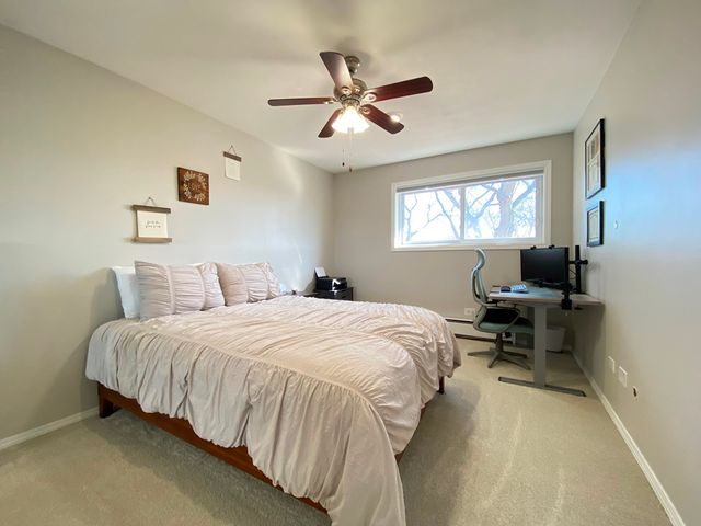 860 E Old Willow Road 221, Prospect Heights, IL 60070