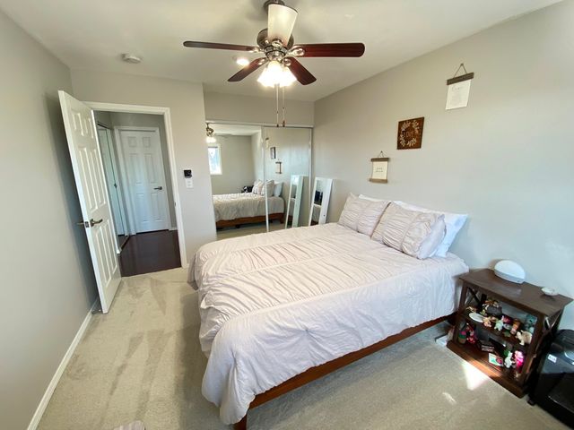 860 E Old Willow Road 221, Prospect Heights, IL 60070