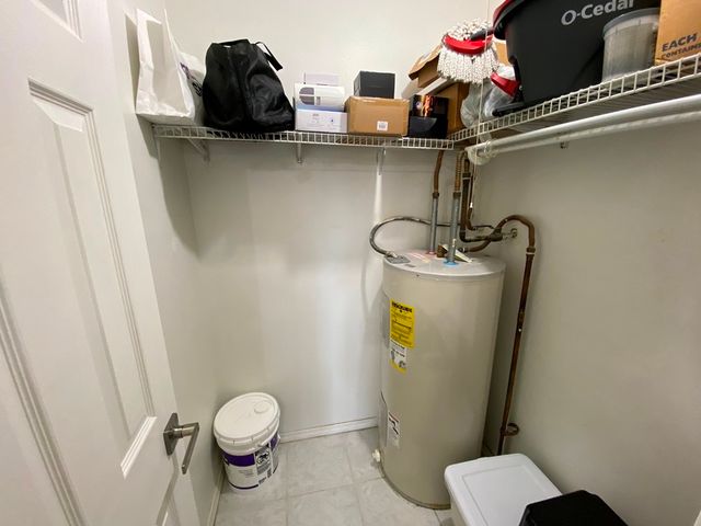 860 E Old Willow Road 221, Prospect Heights, IL 60070