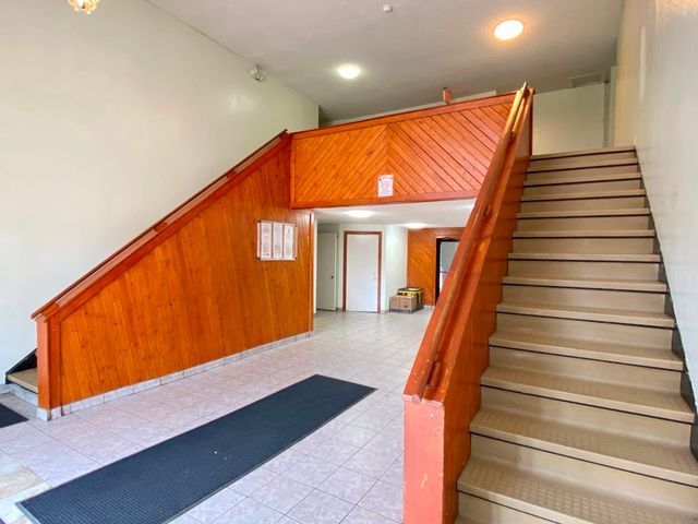 860 E Old Willow Road 221, Prospect Heights, IL 60070