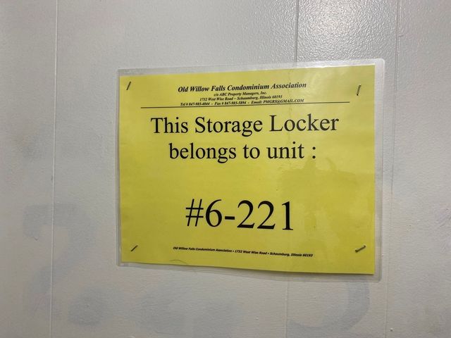 860 E Old Willow Road 221, Prospect Heights, IL 60070