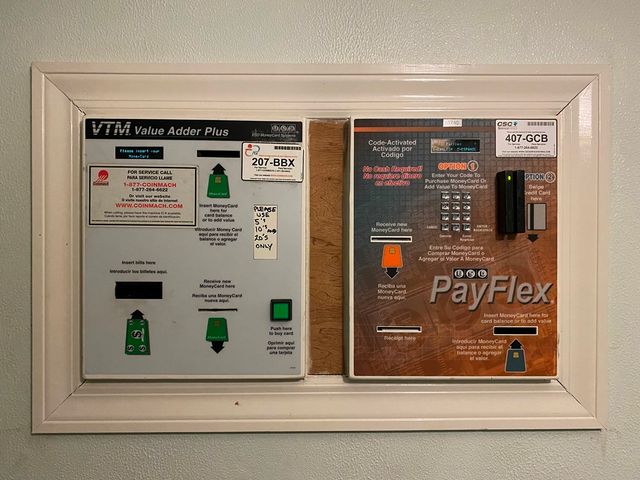 860 E Old Willow Road 221, Prospect Heights, IL 60070