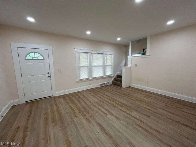 3279 W 97 Street, Cleveland, OH 44102