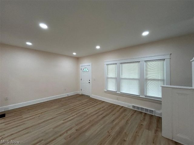 3279 W 97 Street, Cleveland, OH 44102