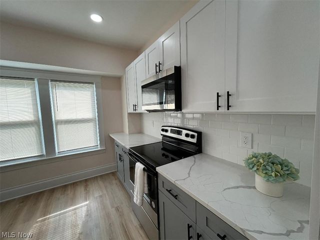 3279 W 97 Street, Cleveland, OH 44102