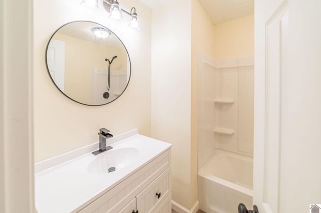 316 Loretta Dr, Ledbetter, KY 42058