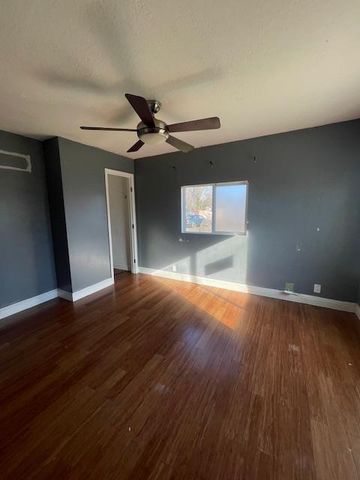 450 Lilac Ln, Rio Linda, CA 95673